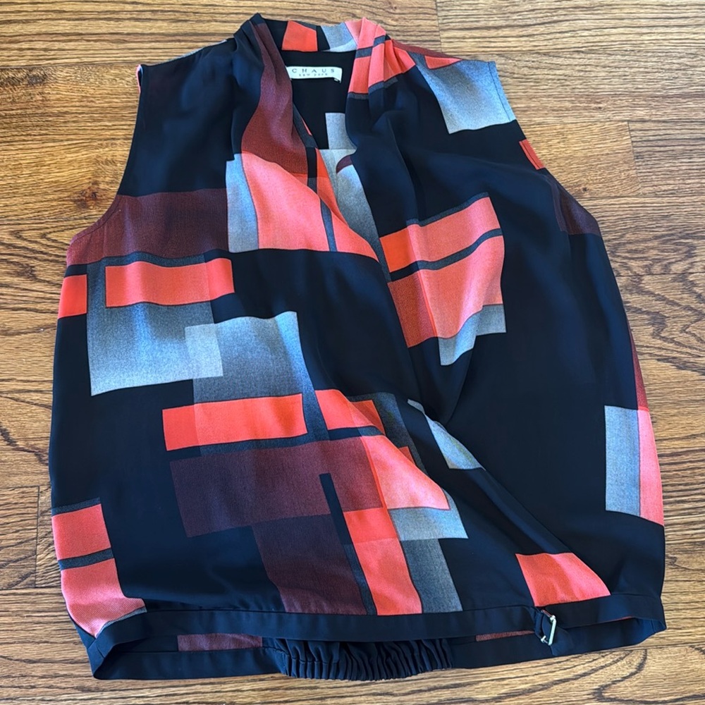 Chaus Woman’s sleeveless blouse sz S